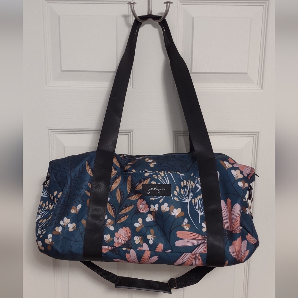 Firm Final Price!*Jadyn Barrel Duffle